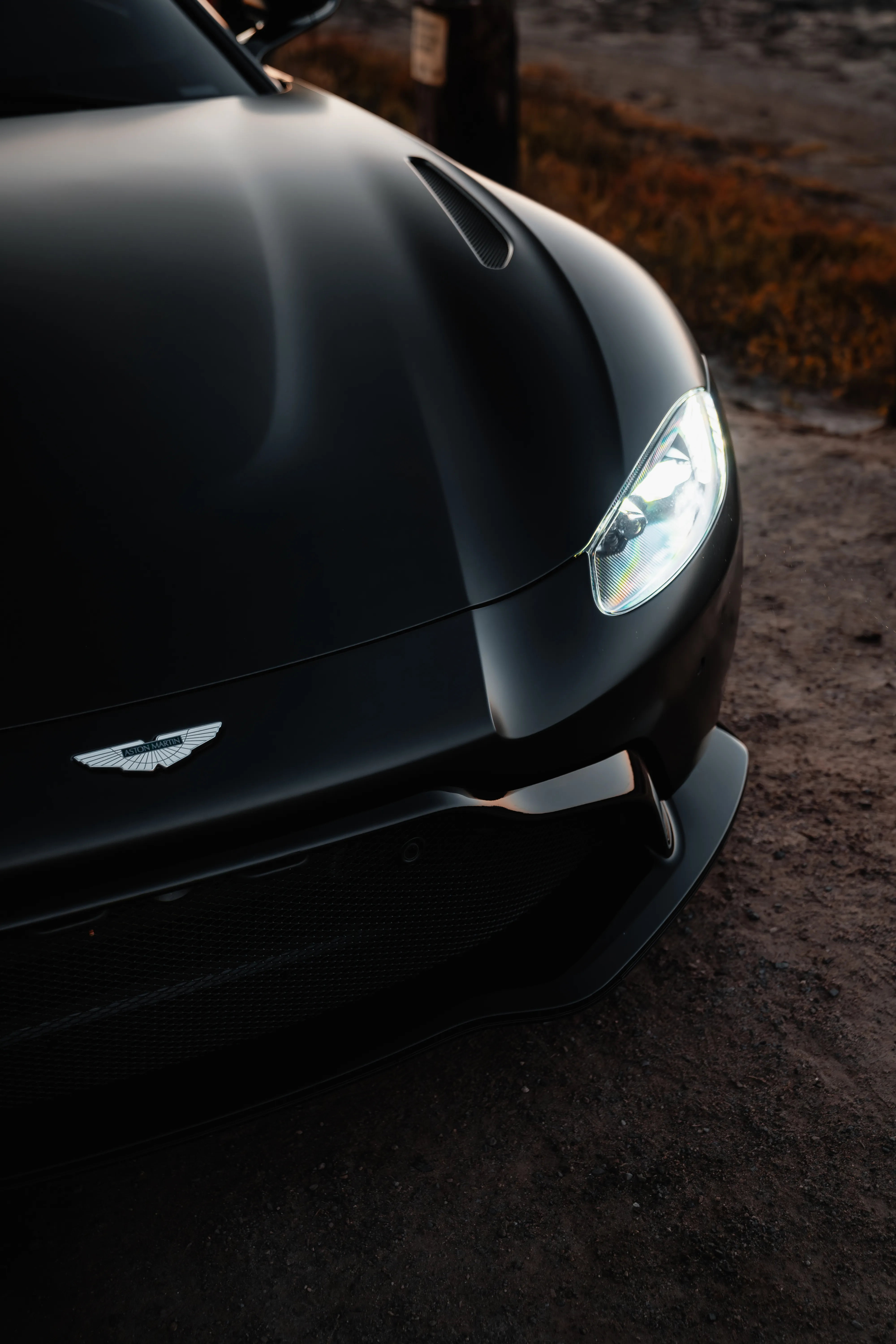 Aston Martin Vantage — photo 32