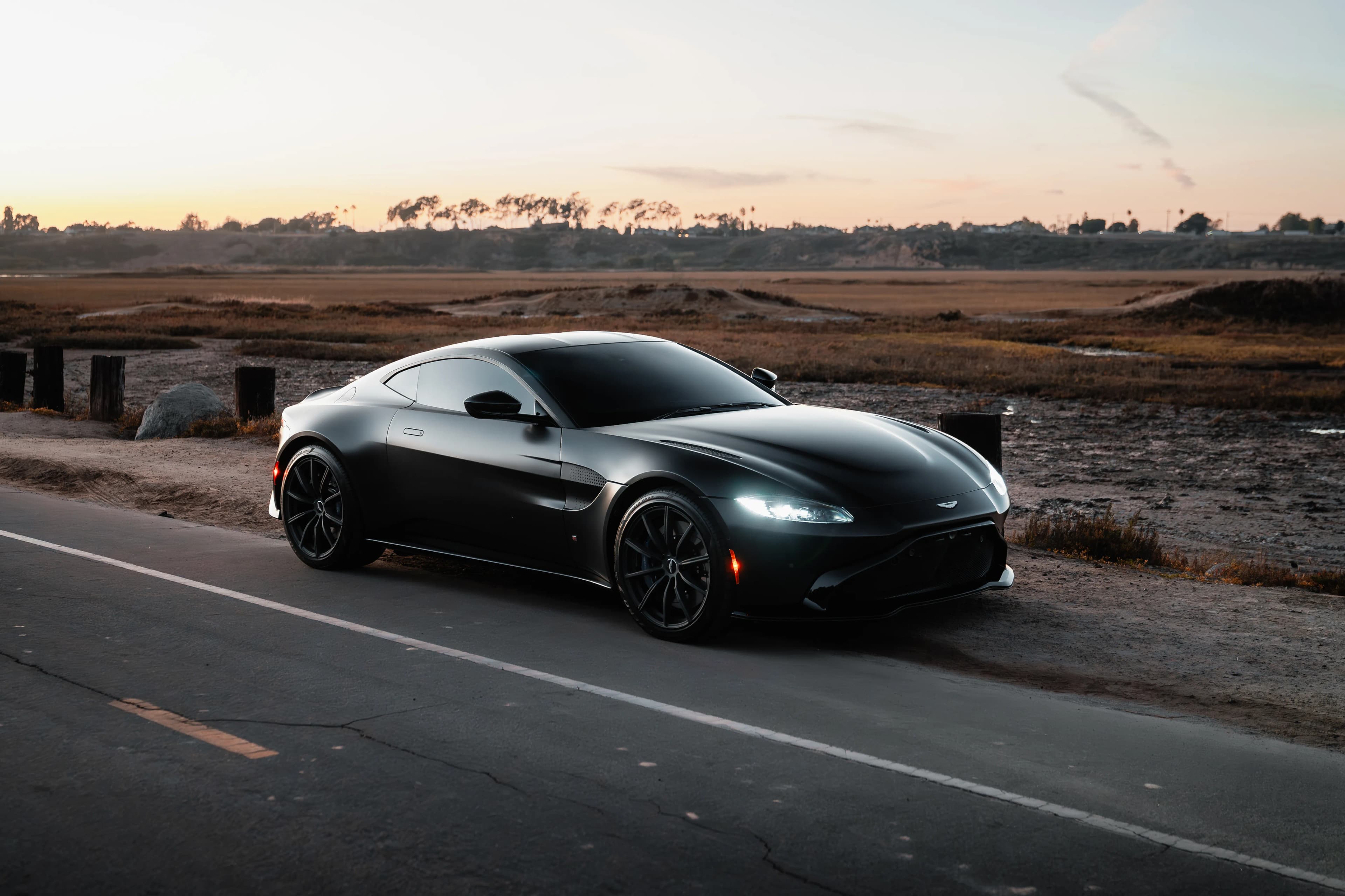Aston Martin Vantage — photo 39
