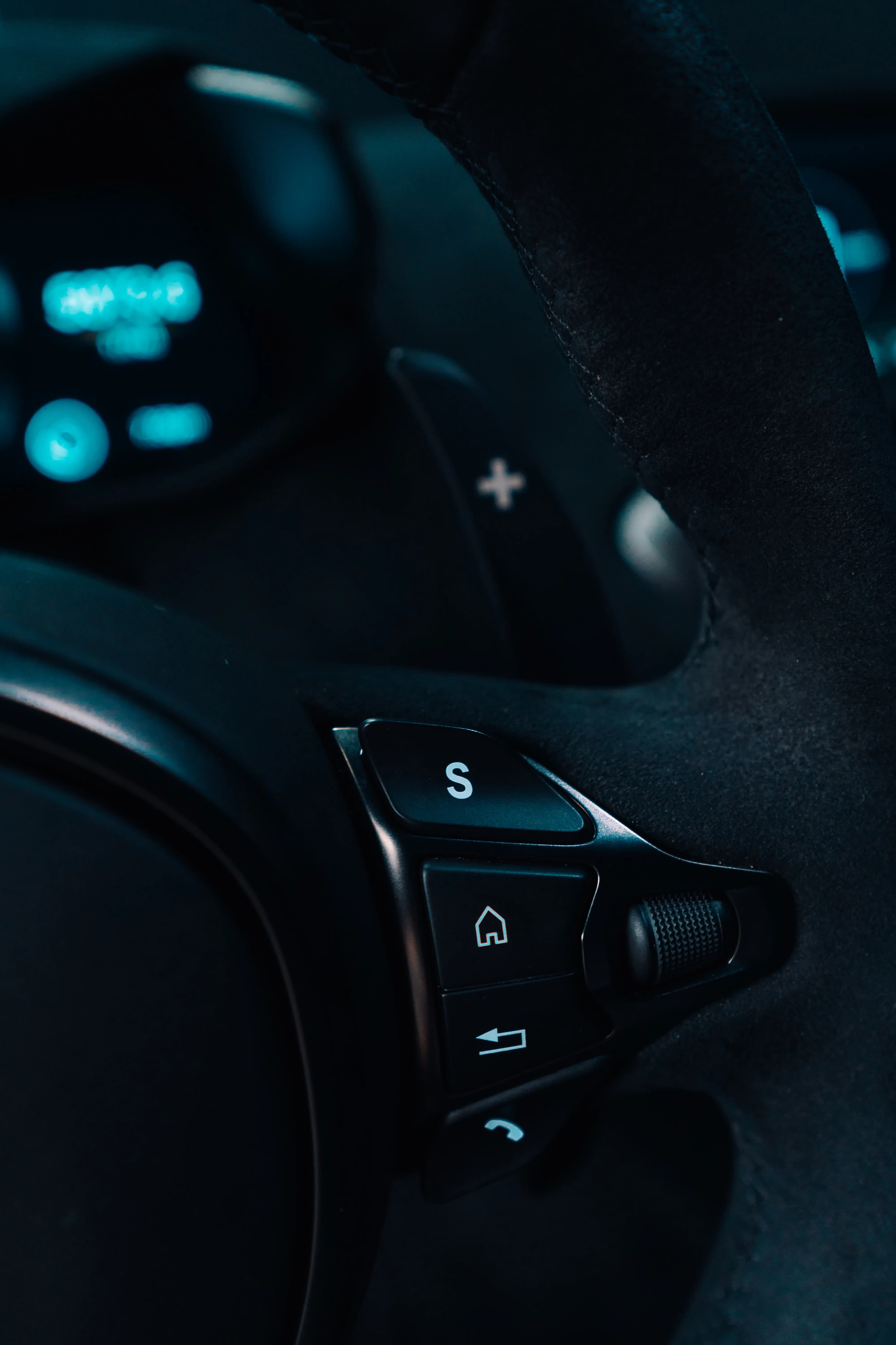 Aston Martin Vantage — photo 48