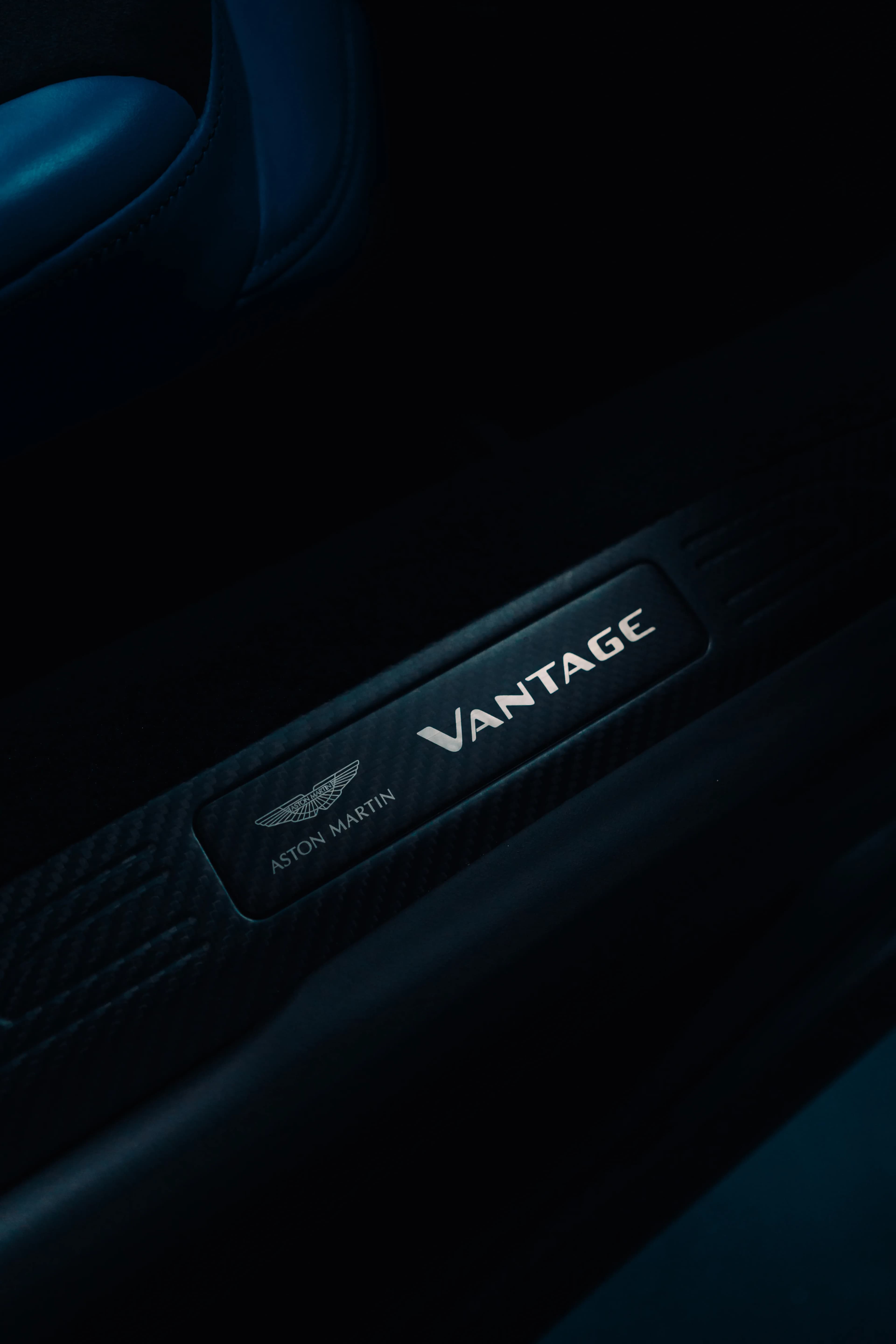 Aston Martin Vantage — photo 54