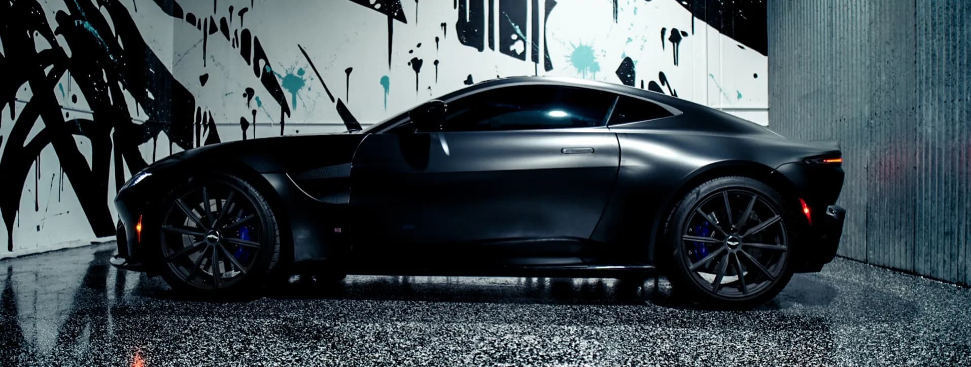 Aston Martin Vantage — photo 59