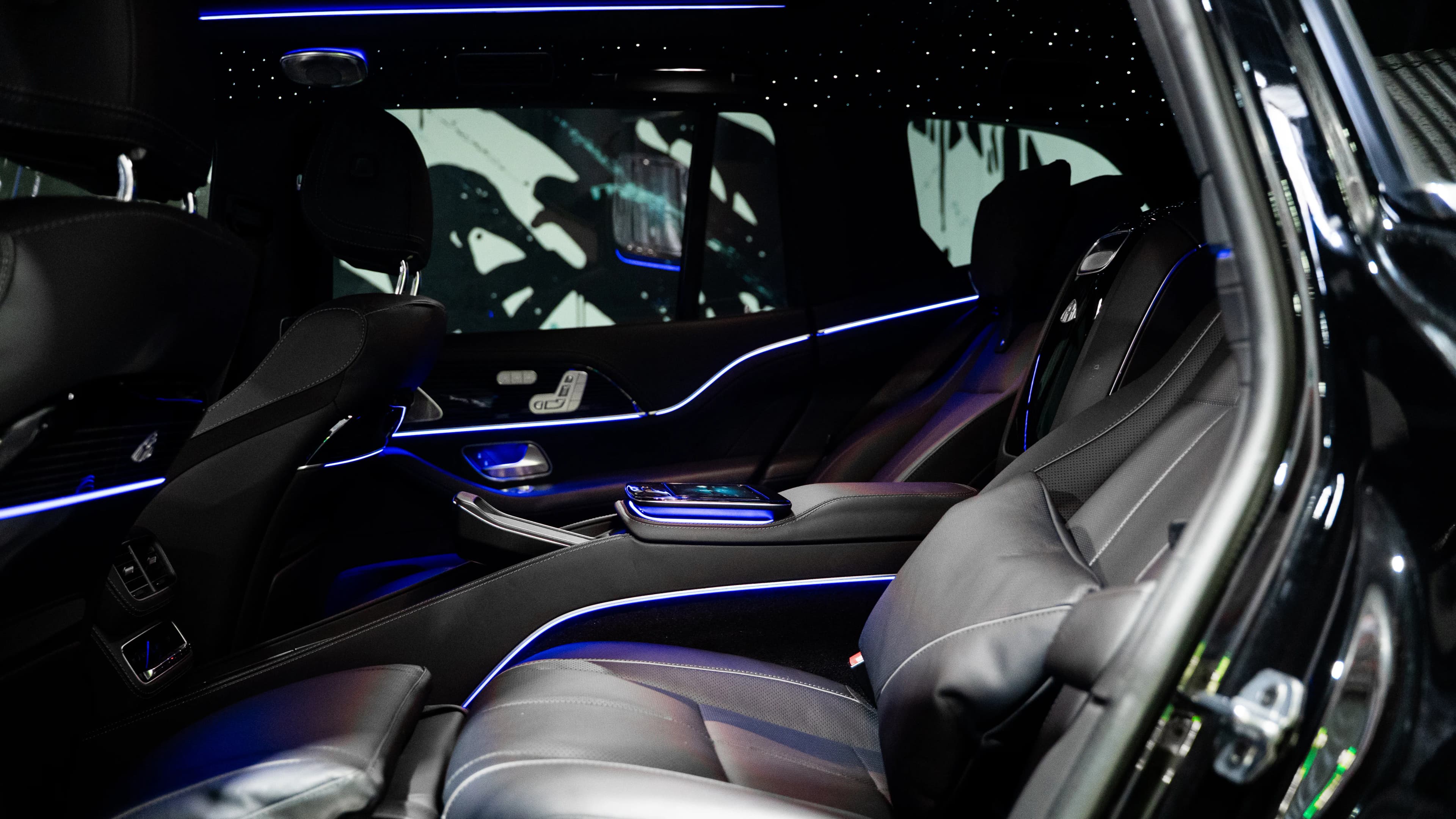 Mercedes-Benz GLS600 Maybach — photo 9