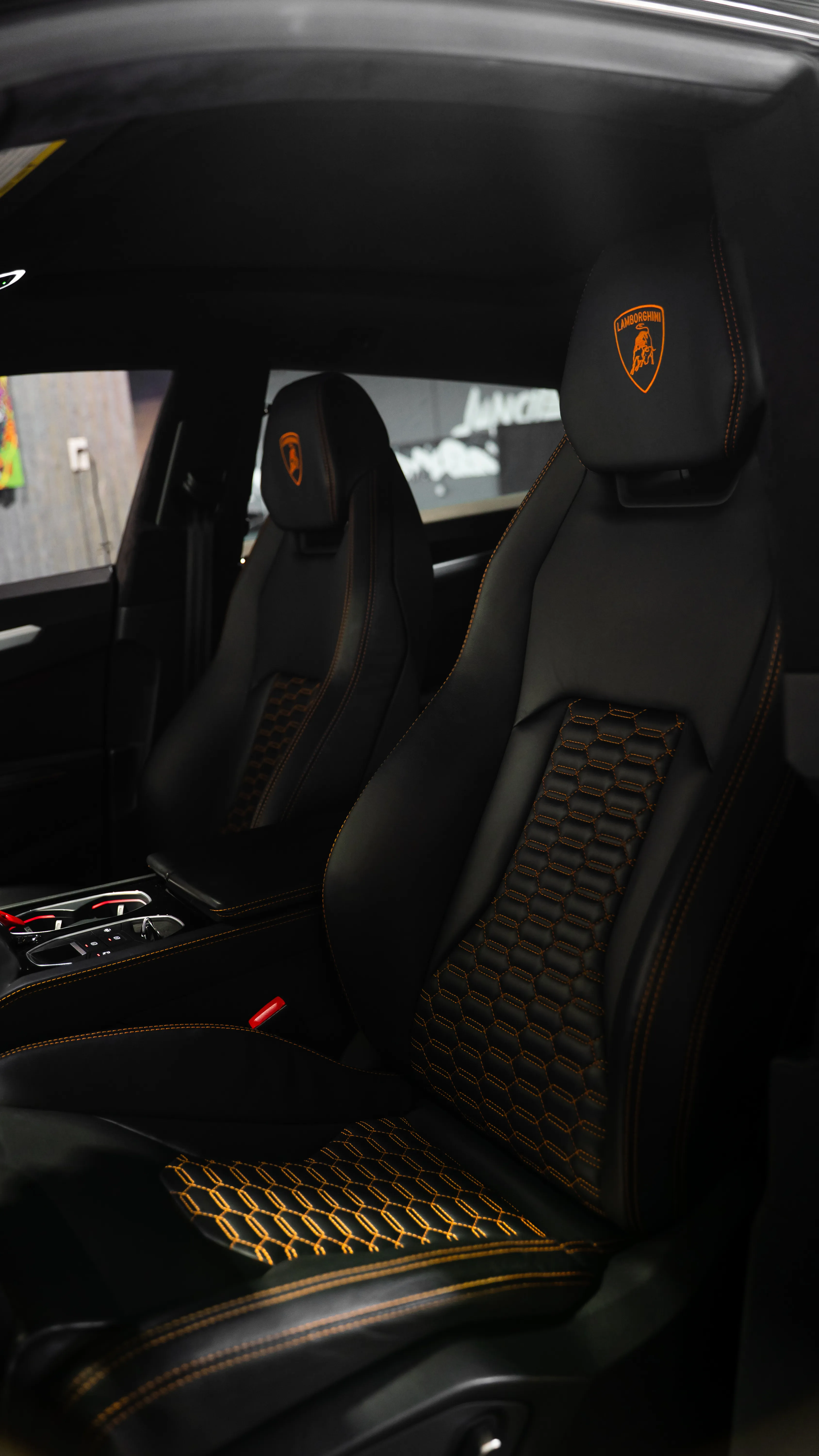 2022 Lamborghini Urus — photo 10