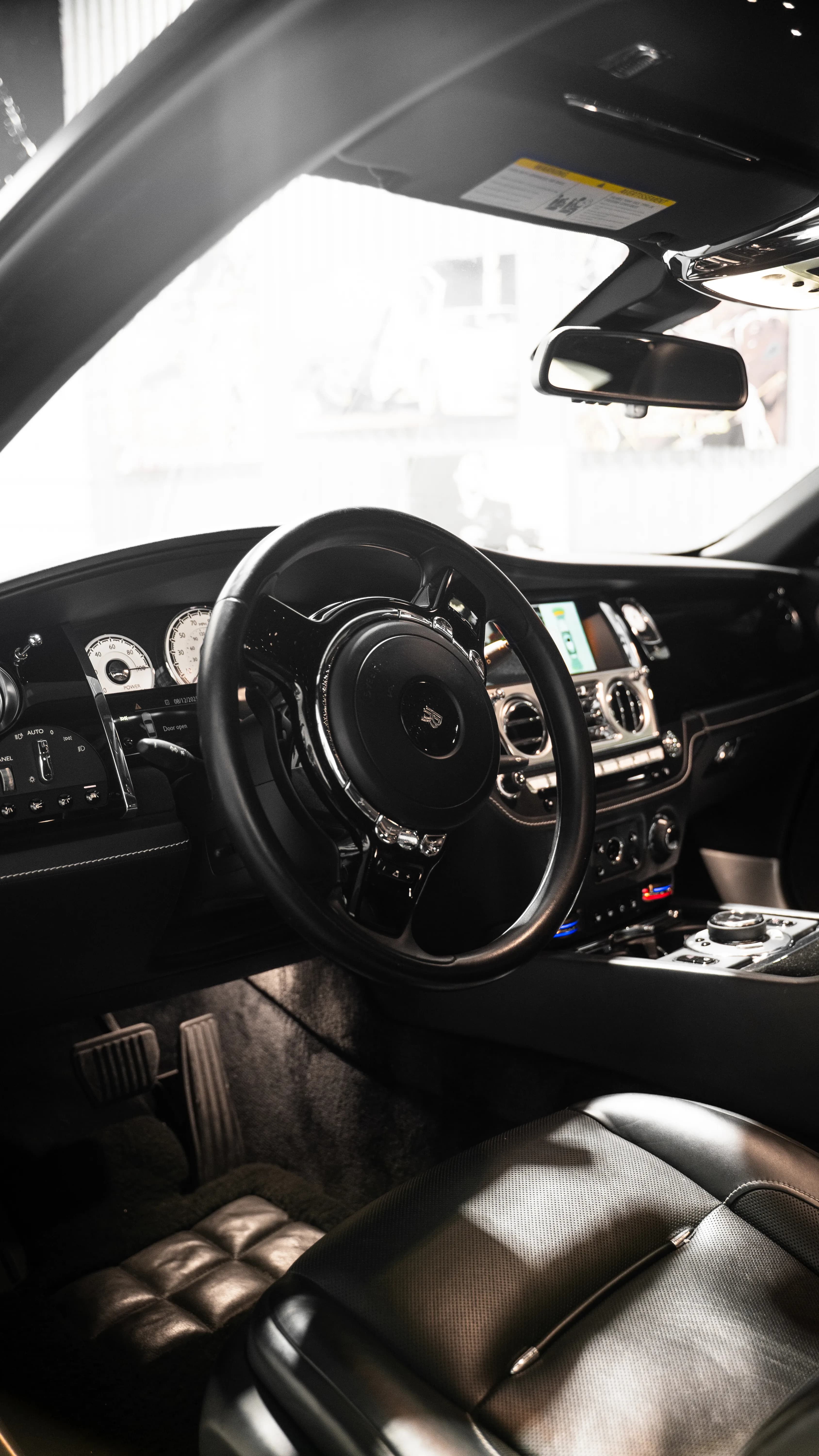 Rolls-Royce Wraith — photo 6